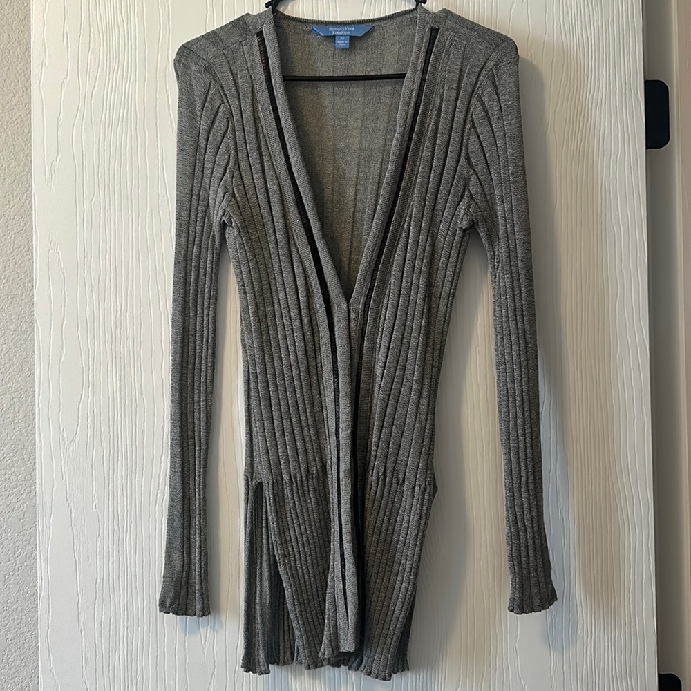 Vera Wang Cardigan Sweater Like New - Picture 1 of 6